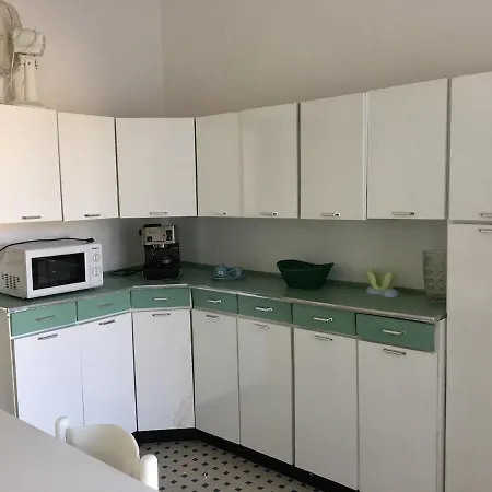 Flora Apartment