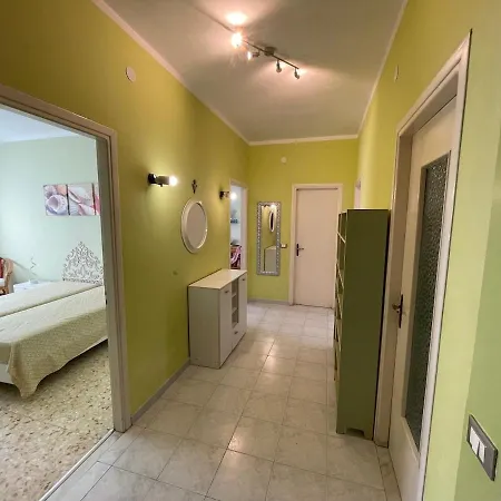 Flora Apartment *